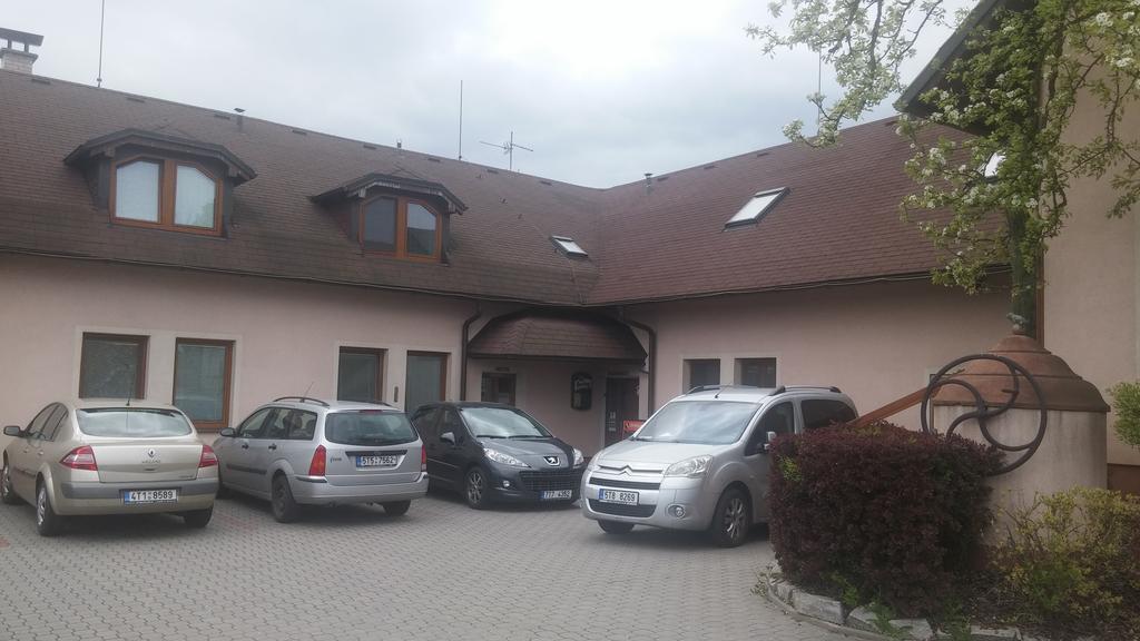 Pension & Restaurant Silma With Wellness Rychvald 外观 照片