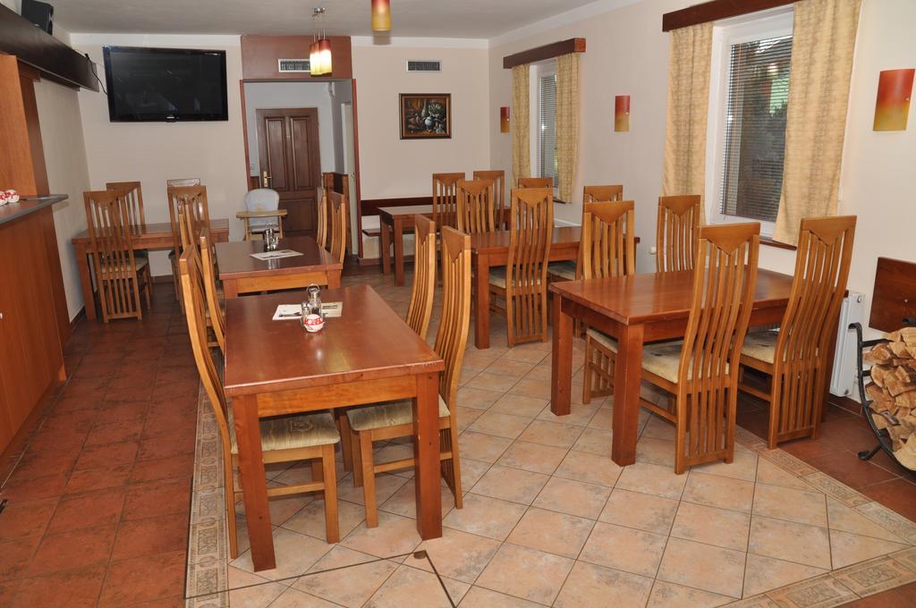 Pension & Restaurant Silma With Wellness Rychvald 外观 照片