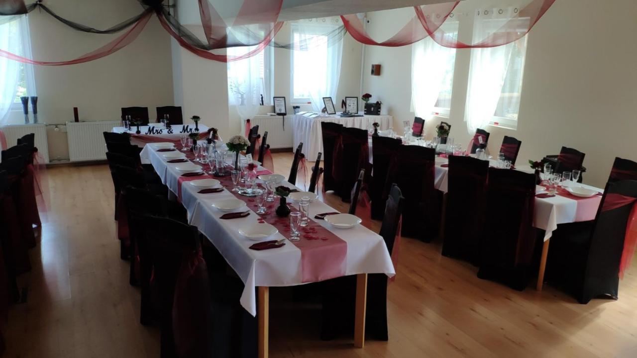 Pension & Restaurant Silma With Wellness Rychvald 外观 照片
