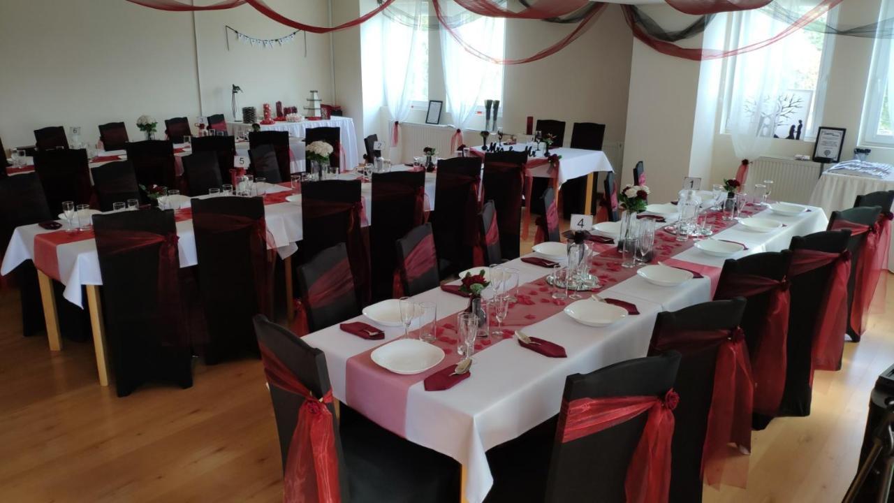 Pension & Restaurant Silma With Wellness Rychvald 外观 照片